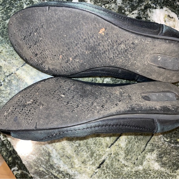 Gucci box. Also comes with ballet slippers - Picture 5 of 8